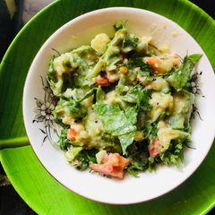 A picture of Spinach and potato Raita.