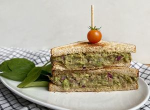Una foto de Sandwich de atún saludable