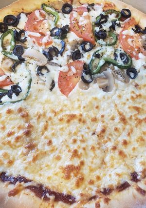 صورة لوصفة بيتزا شي فاخر على الآخر 🥰💯🍕🍕