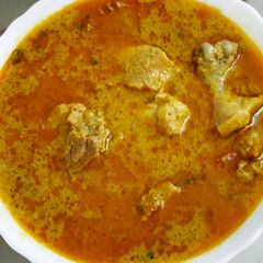 A picture of Chicken kurma.