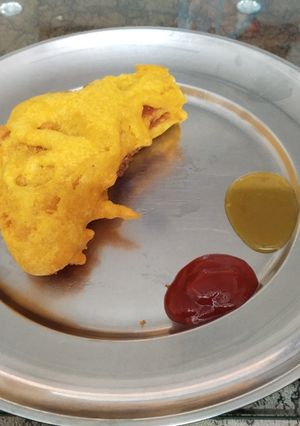 A picture of Bread Pakora.