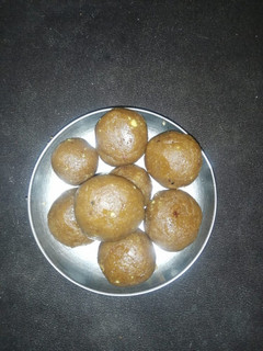 ચુરમા ના લાડવા (Churma Ladva Recipe In Gujarati) રેસીપી મુખ્ય ફોટો