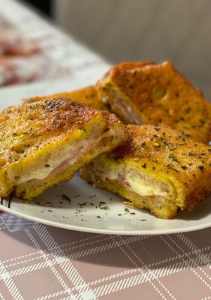 Töltött bundás kenyér🥪 recept fotója