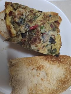 Una foto de Tortilla de verduras