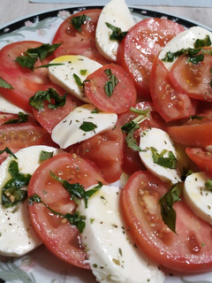Una foto de Ensalada Caprese 🥗