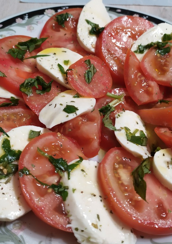 Una foto de Ensalada Caprese 🥗