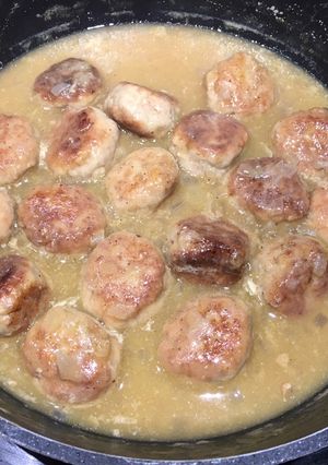 Una foto de Albóndigas en salsa rubia
