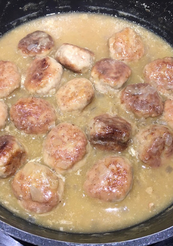 Una foto de Albóndigas en salsa rubia