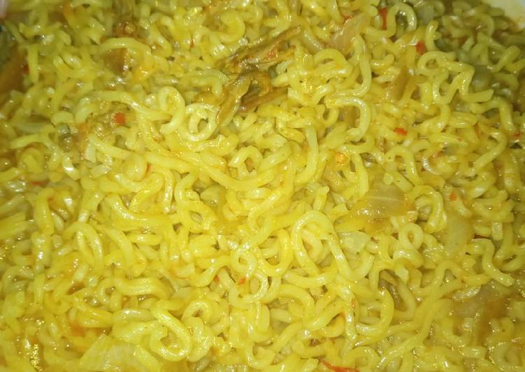 Indomie with shredded chicken