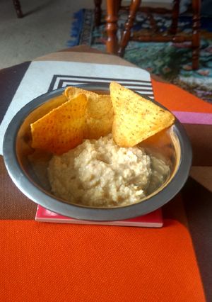 A picture of Nutty hummus.