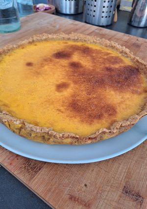 Une photo de Oat cookie milk pie