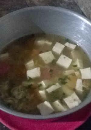 Foto resep Mie kuah instan mathusisngi (tomat, tahu, sosis, kemangi)