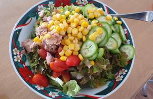 Salad cá ngừ sốt chua ngọt