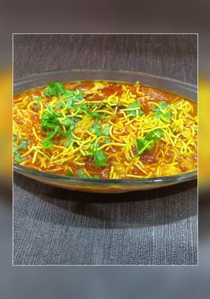 સેવ ટમેટાનું શાક(sev tamato recipe in Gujarati) રેસીપી મુખ્ય ફોટો
