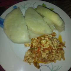 A picture of Yam and egg sauce for dinner.