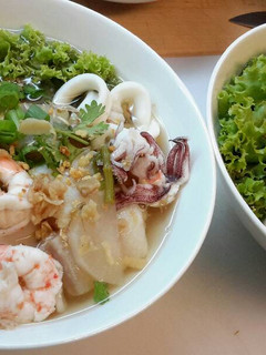 A picture of Seafood noodles.