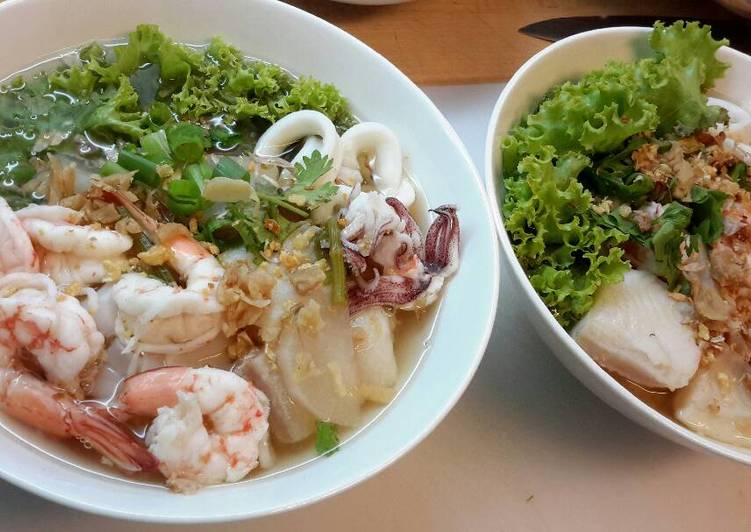 Steps to Make Any-night-of-the-week Seafood noodles