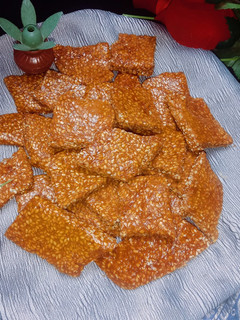 तिल की चिक्की (til ki chikki recipe in hindi) रेसिपी मुख्य फोटो