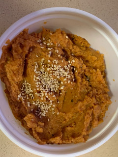 Una foto de Hummus de calabaza
