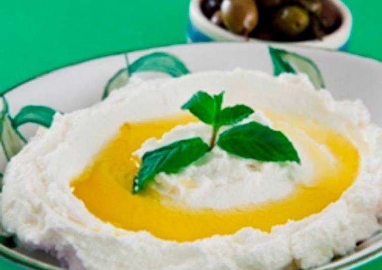 Step-by-Step Guide to Make Perfect Thick yogurt spread - labneh