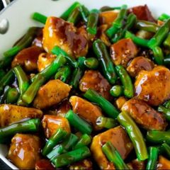 Stirfried chicken with greenbeans A picture of Stirfried chicken with greenbeans.