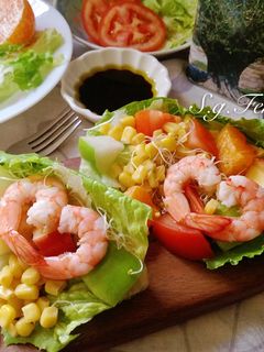 鮮蝦蔬果油醋沙拉 的食譜成品照片