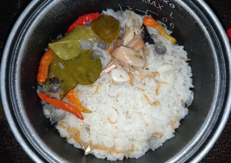 Bagaimana Membuat Nasi Liwetan magicom yang Bikin Ngiler