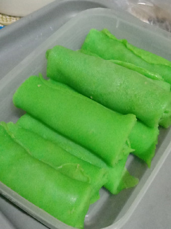 Bagaimana Menyiapkan Dadar Gulung isi Kinca Kelapa Bunda Pasti Bisa