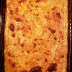 A picture of Scalloped Potatoes.