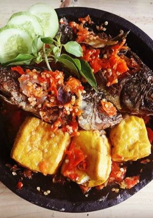 Foto resep Pecak ikan mujair dan tahu