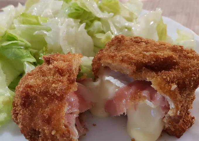 Camembert et jambon cru pané