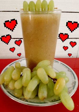 A picture of Grapes kiwi Juice.