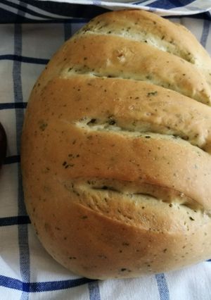 Medvehagymás zsemlekenyér recept fotója