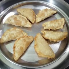 A picture of Coconut kajjakayalu.