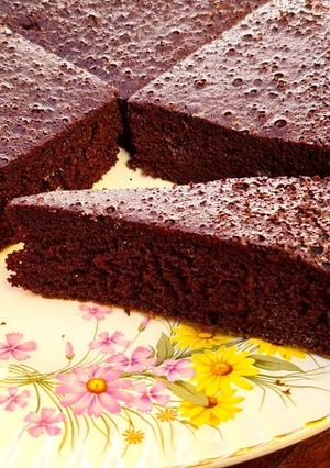 Una foto de Torta esponjosa de algarroba - Apto celíacos