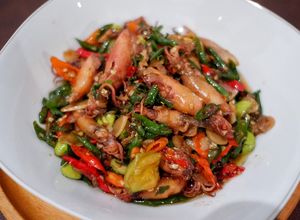 Foto resep Tumis Cumi Asin Cabe Hijau Pete