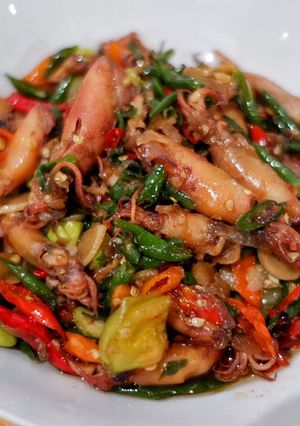Foto resep Tumis Cumi Asin Cabe Hijau Pete