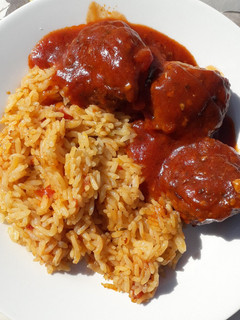 Una foto de Albóndigas con salsa de tomate casera