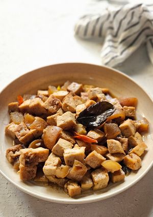 Foto resep Tumis Tahu Kikil Pedas