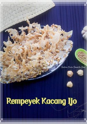 Foto resep 258. Rempeyek Kacang Ijo Renyah (Menambah adonan dengan Es Batu)