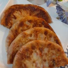 A picture of Pizza paratha.