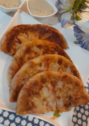 A picture of Pizza paratha.