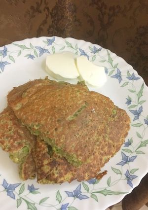 A picture of Sprouted Moong veggie Cheela.