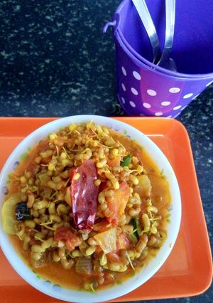 A picture of Matki chi usal.