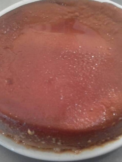 Una foto de Flan de plátano y requesón