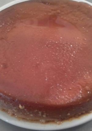 Una foto de Flan de plátano y requesón