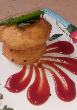 A picture of Batata wada.