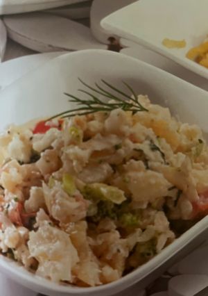 Zdjęcie przepisu Surówka brokułowo-kalafiorowa (Książka Thermomix).