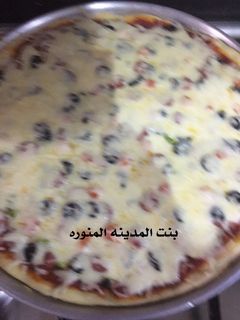صورة لوصفة بيتزا بالنقانق