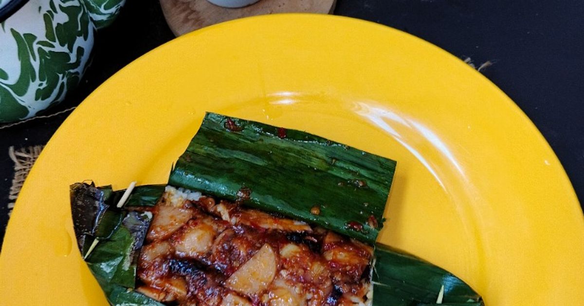 Nasi Uduk Bakar Cumi Bakso